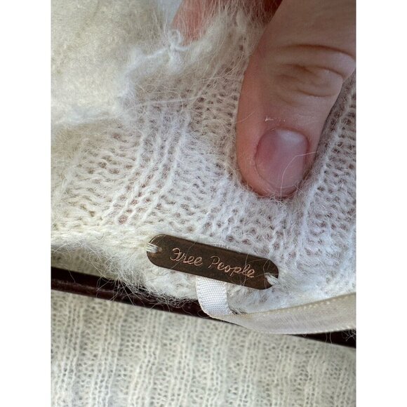 Free People Alpaca Blend Slouchy Oversized Sweater Cream Cowl Neck Fluffy Sz XS - Picture 13 of 16